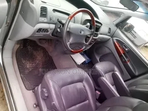 Toyota Previa Automatic 2002 Silver