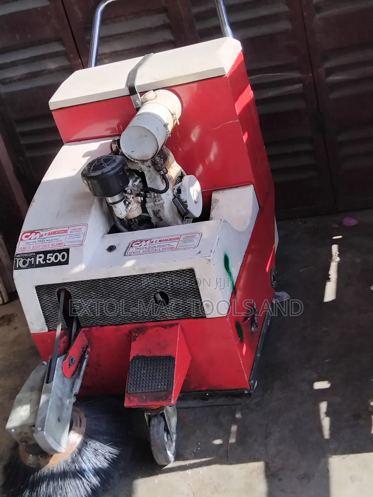 Foreign Used Petrol Floor Sweeper/Road Sweeper