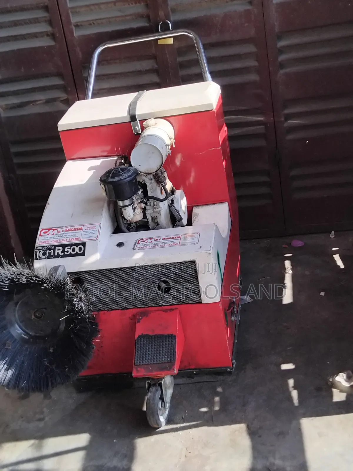 Foreign Used Petrol Floor Sweeper/Road Sweeper