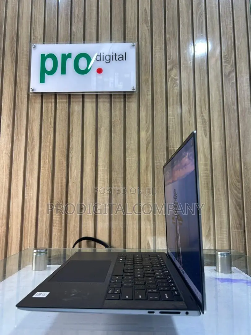 Laptop Dell Precision 5550 32GB Intel Core i7 SSD 512GB