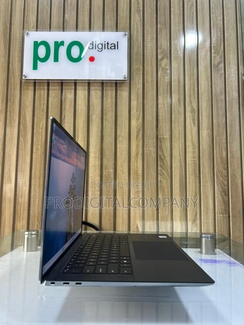 Laptop Dell Precision 5550 32GB Intel Core i7 SSD 512GB