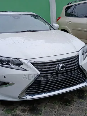 Lexus ES 2018 White