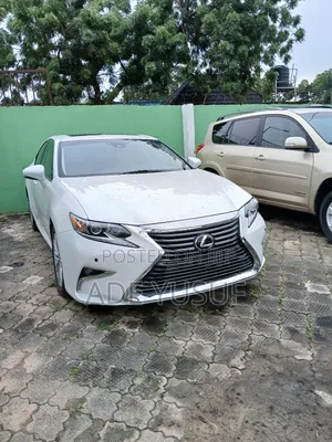 Lexus ES 2018 White