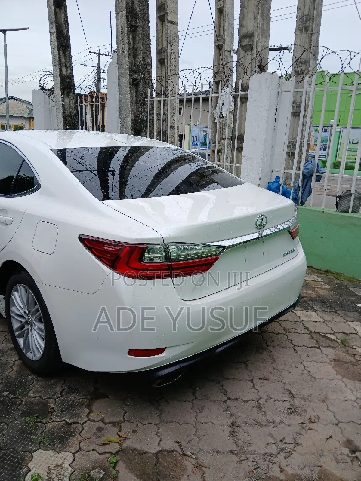 Lexus ES 2018 White
