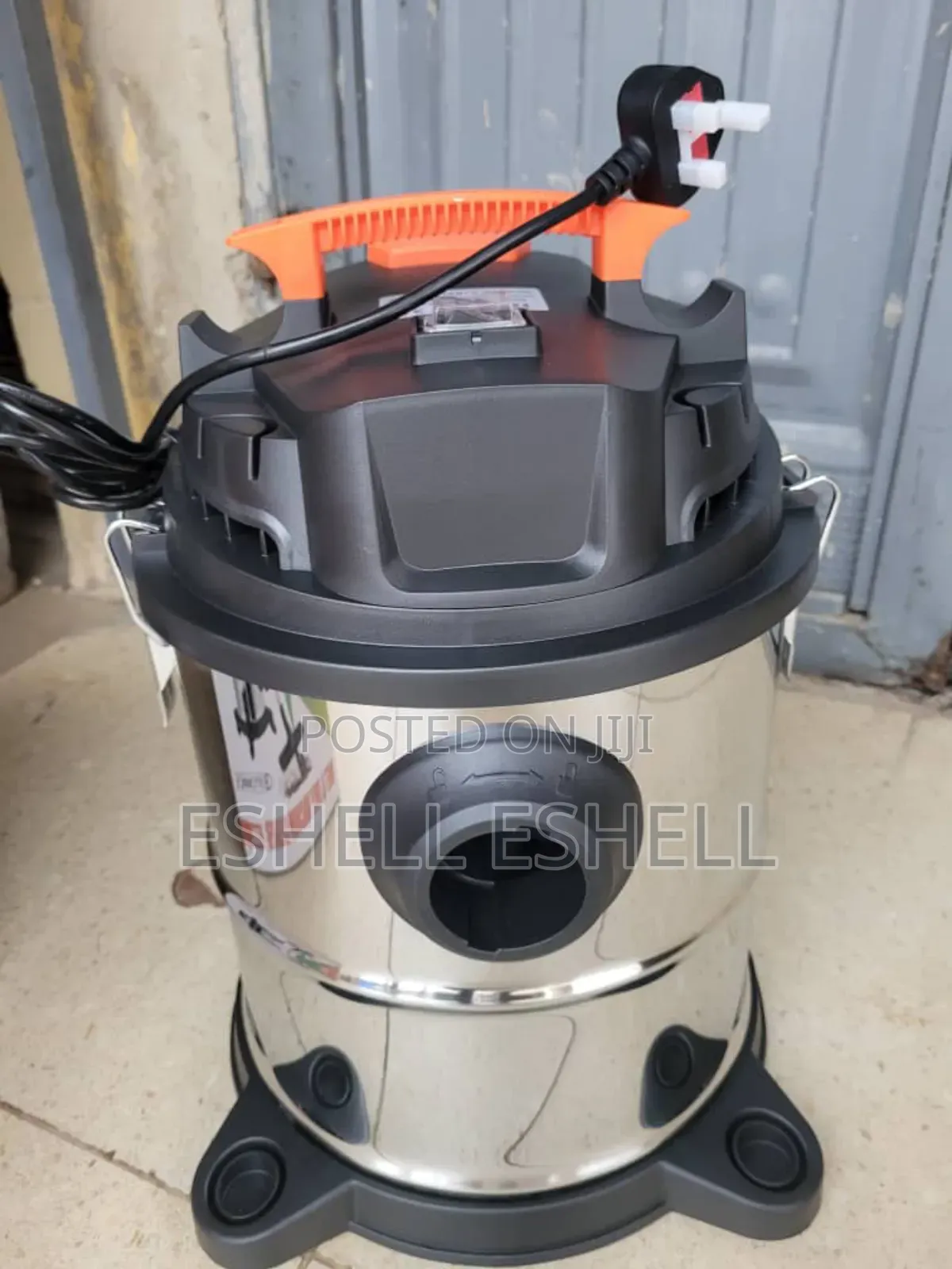 Comfortable 20 Liters Vacuum Cleaner