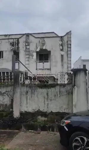 For Sale :
It's an Old Structure at Maitama. Land Size =937sqm