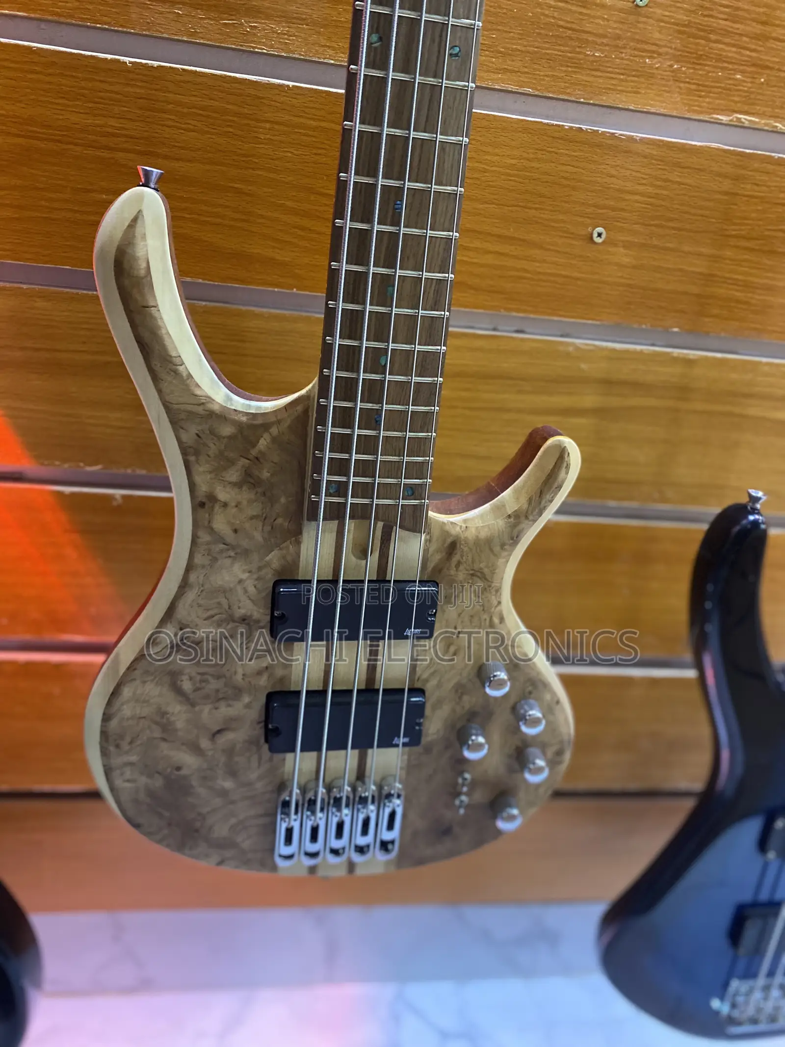 5 Strings Active Bass Guitar