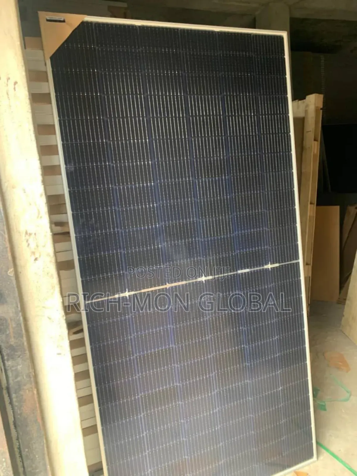 560watts Jinko Panel Available