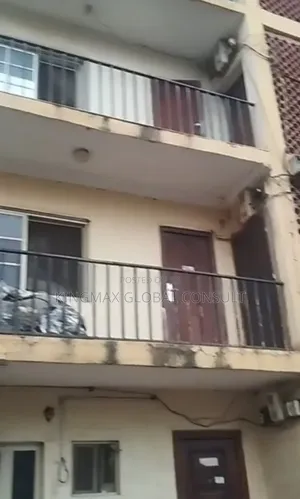 3bdrm Block of Flats in Wuse Zone 7 for sale
