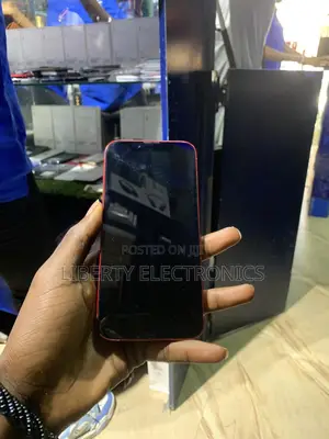 Apple iPhone 13 128 GB Red