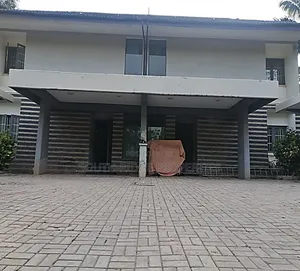 6bdrm Duplex in Legislative Quarters, Apo District for sale