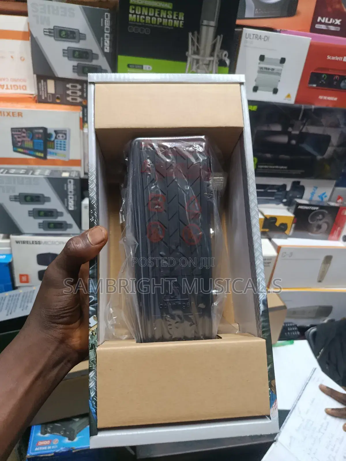 Behringer Hb01 Hellbabe Wah-Wah Pedal With Optical Control