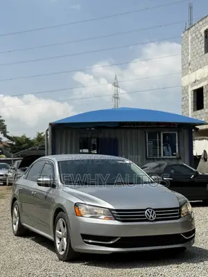 Volkswagen Passat S 4dr Sedan w/Navigation (2.5L 5cyl 6A) 2014 Beige