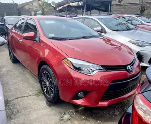 Toyota Corolla LE Premium 4dr Sedan (1.8L 4cyl CVT) 2015 Red