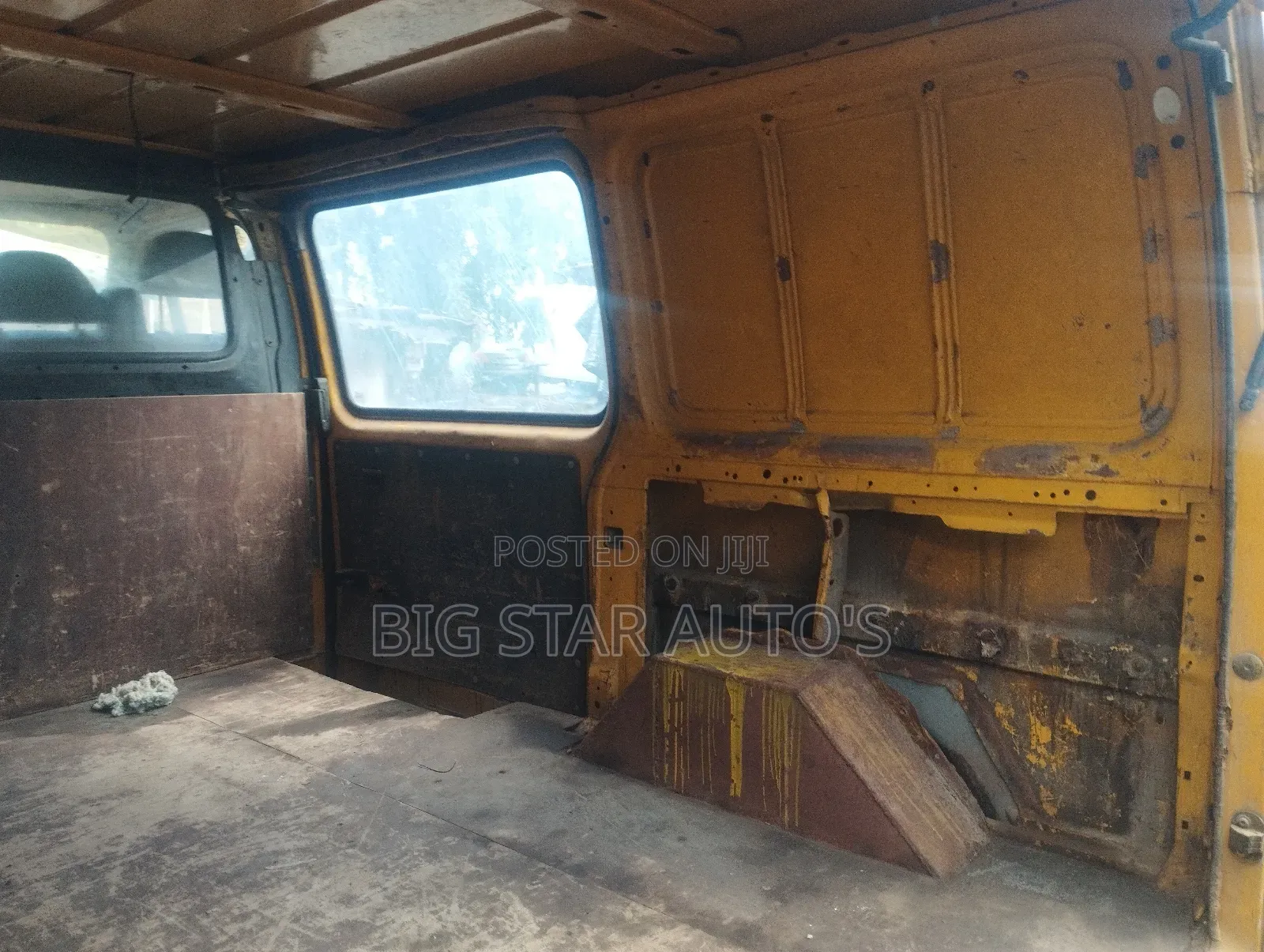 Ford Transit 1998 Yellow