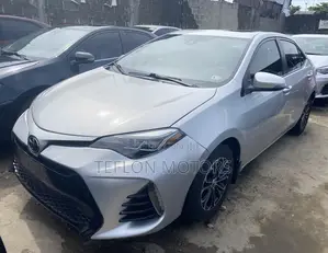 Toyota Corolla SE (1.8L 4cyl 6M) 2019 Gray