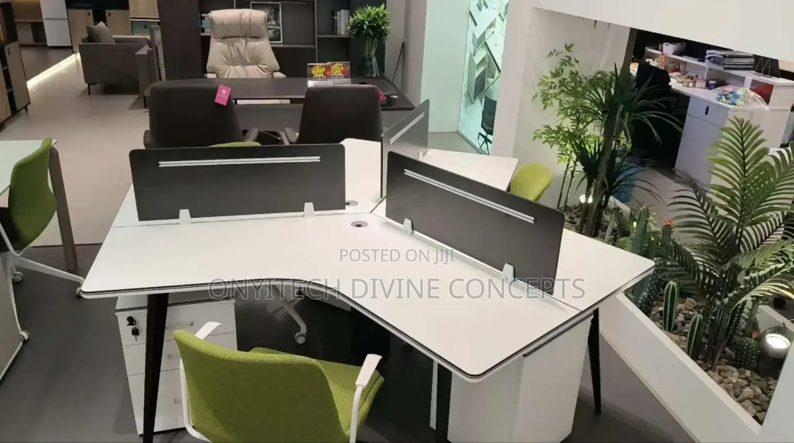 3 Seats White Office Workstation