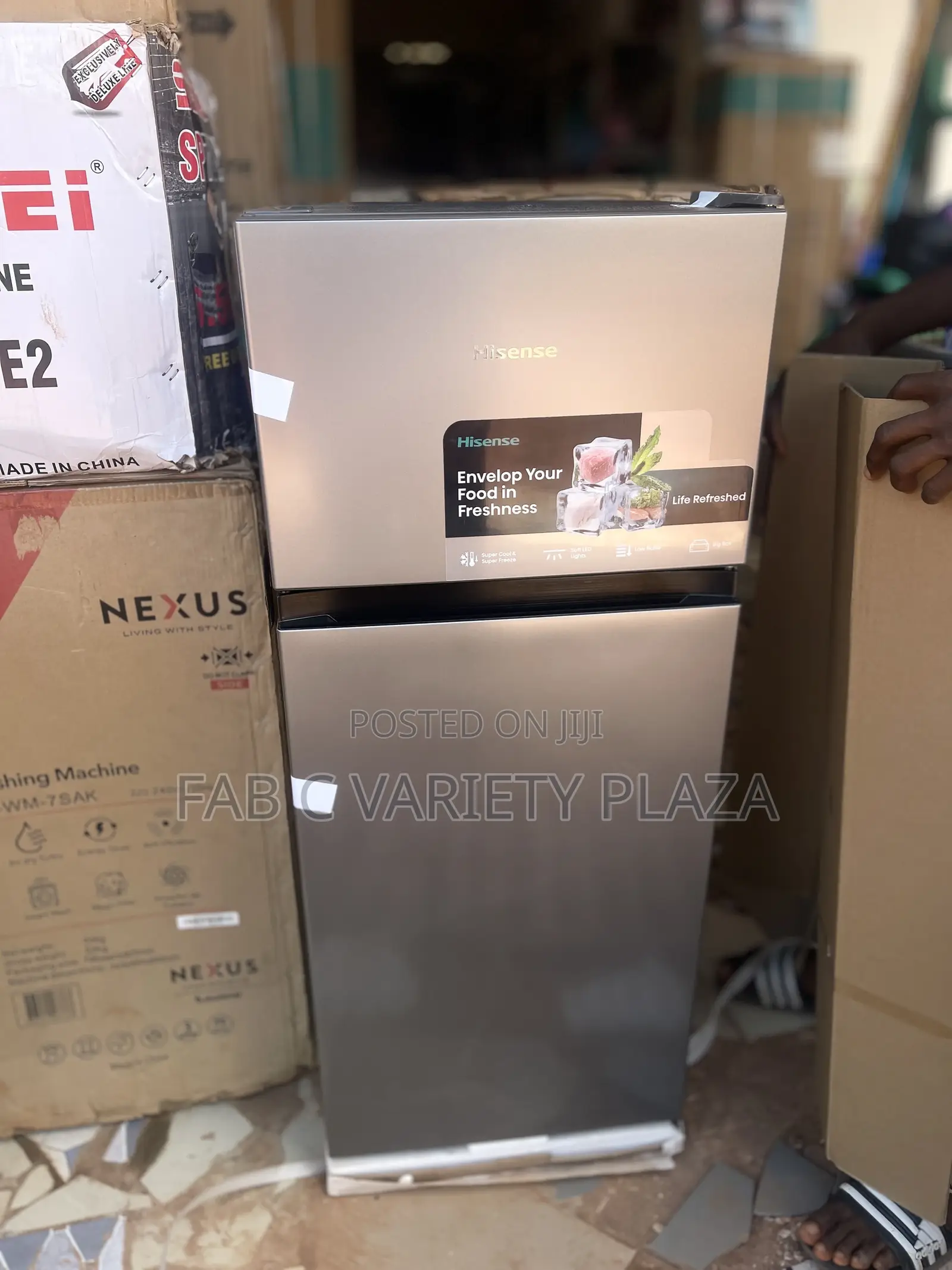 Hisense Medium Standing Refrigerator