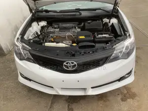 Toyota Camry SE 4dr Sedan (2.5L 4cyl 6A) 2013 White
