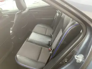 Toyota Corolla SE 4dr Sedan (1.8L 4cyl CVT) 2017 Gray