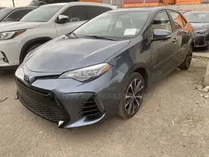 Toyota Corolla SE 4dr Sedan (1.8L 4cyl CVT) 2017 Gray