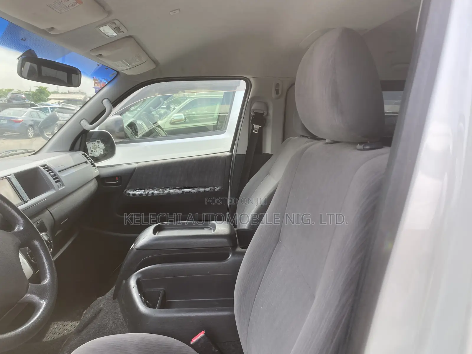Toyota HiAce 2013 White