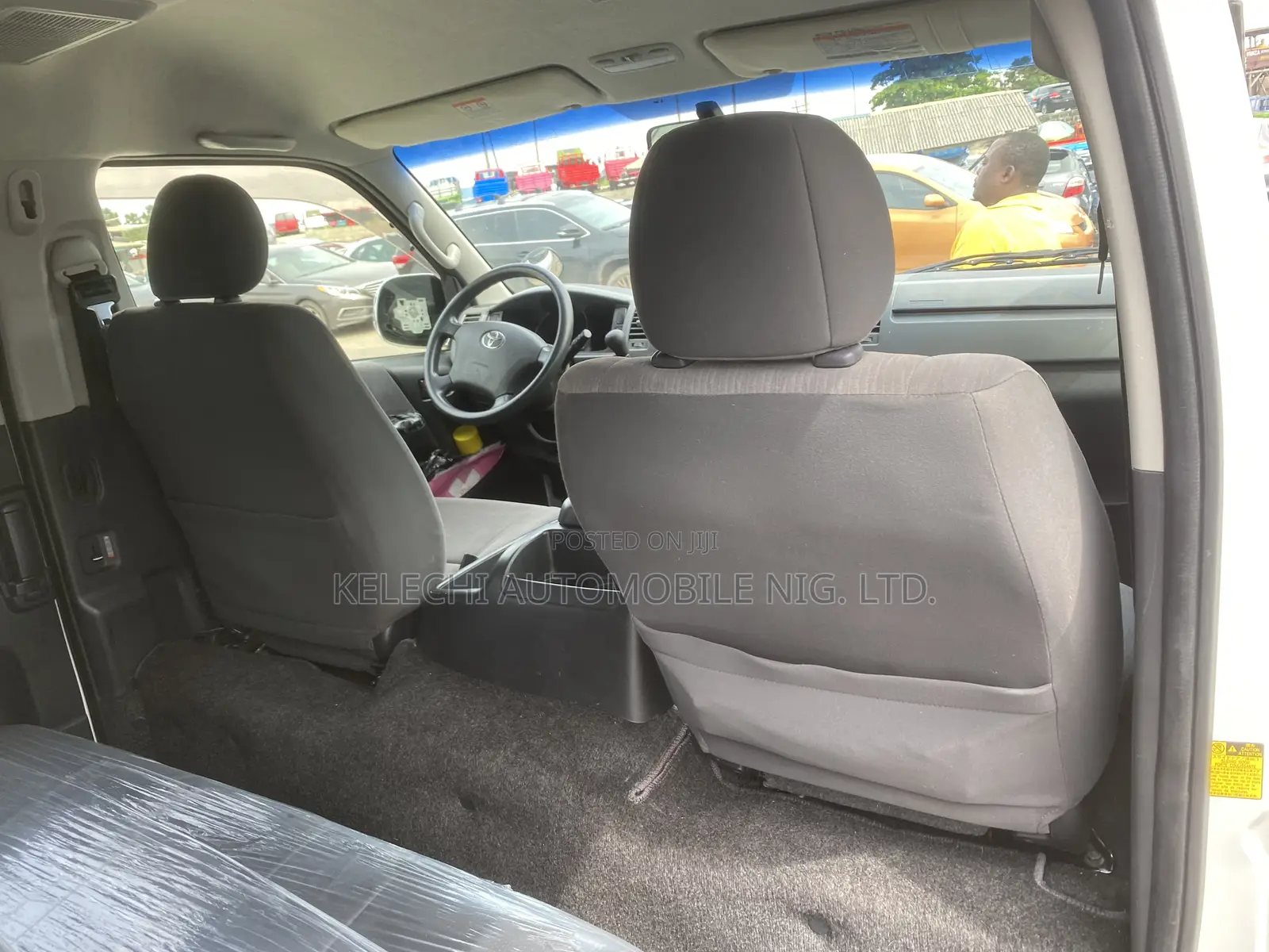 Toyota HiAce 2013 White