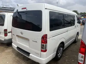 Toyota HiAce 2013 White