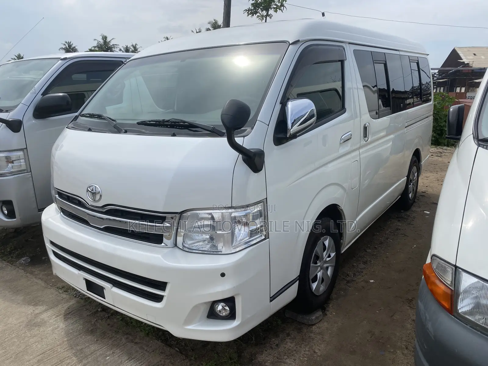 Toyota HiAce 2013 White