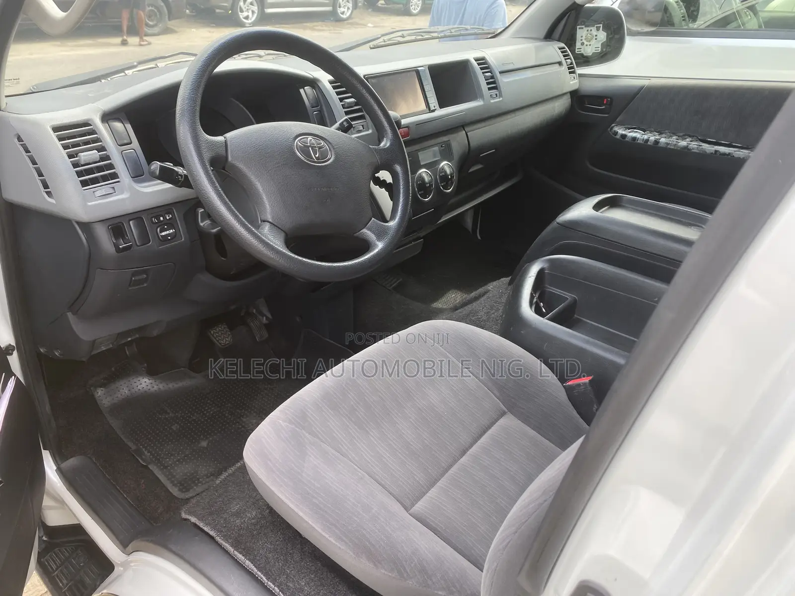 Toyota HiAce 2013 White