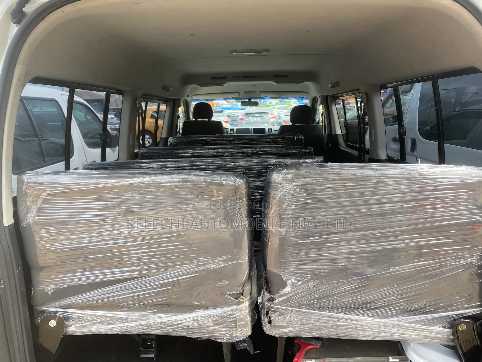Toyota HiAce 2013 White