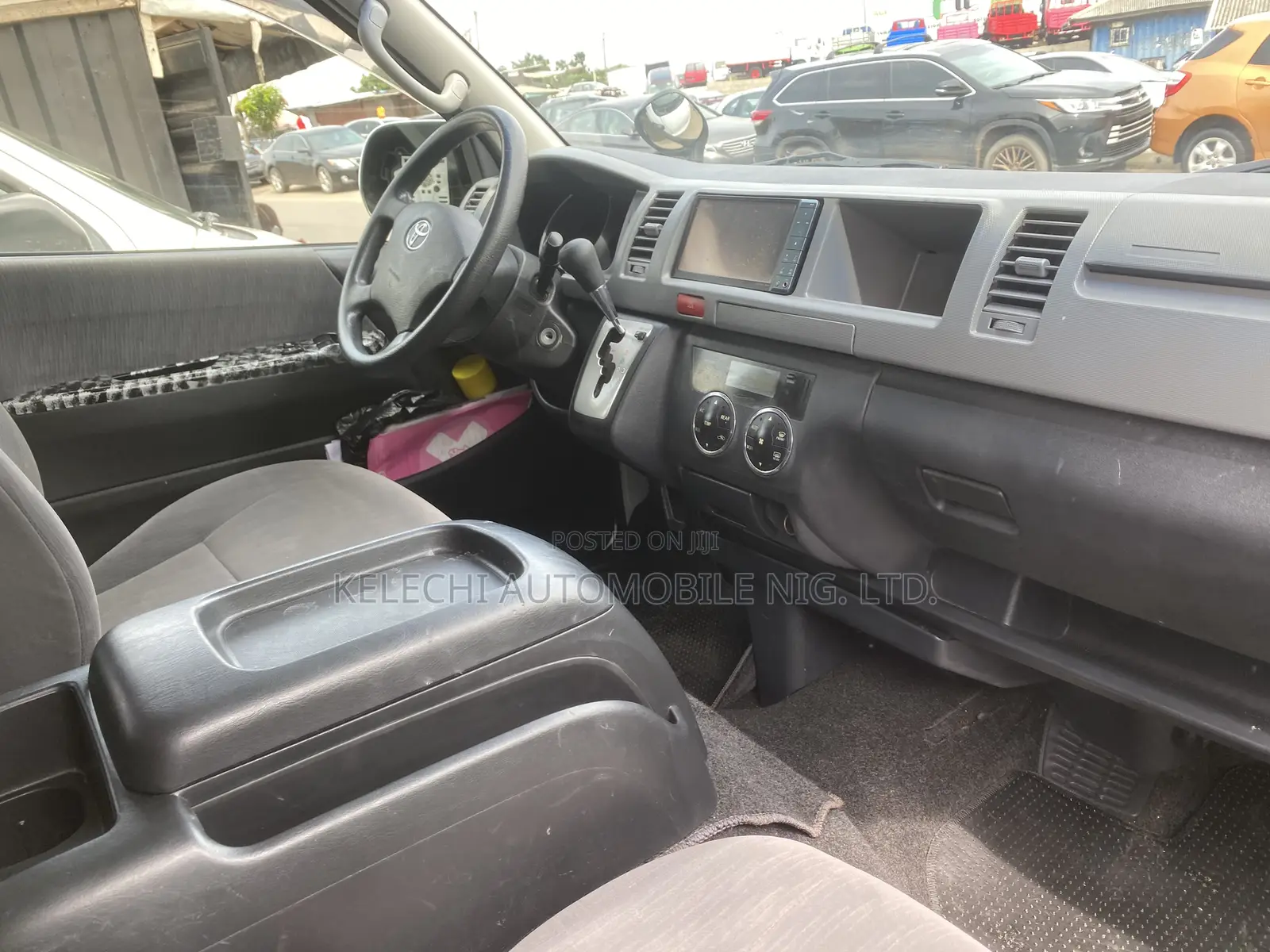 Toyota HiAce 2013 White
