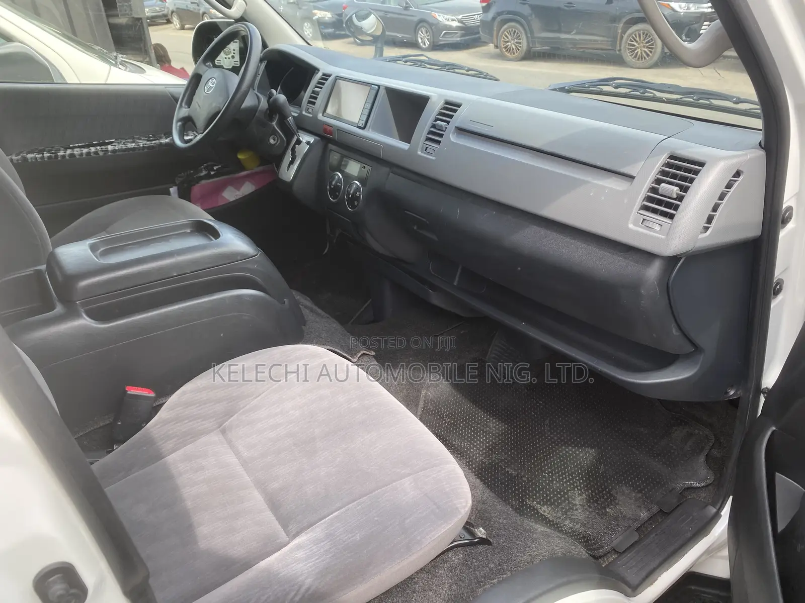 Toyota HiAce 2013 White
