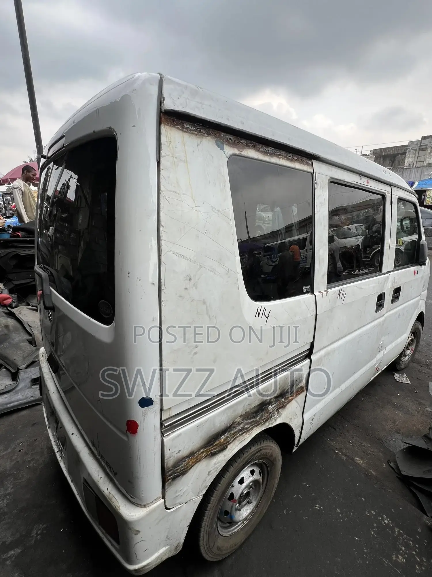 Suzuki Every 2012 White