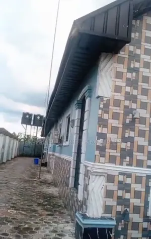 3bdrm Bungalow in Ughelli Delta State, Warri for sale