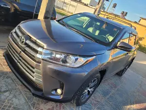 Toyota Highlander XLE 4x2 V6 (3.5L 6cyl 8A) 2017 Gray