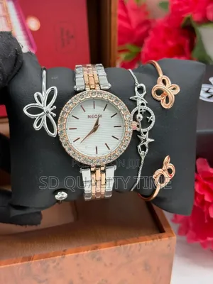 Female Quality Wristwatch With Bangles