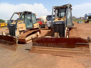 Graders Cat Available for Sale.