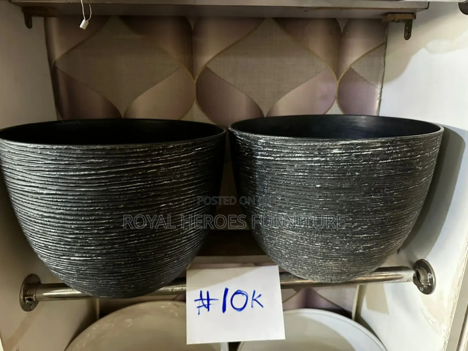 Round Planters