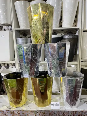 Round Glossy Pots