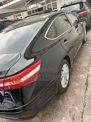 Toyota Avalon Limited Sedan FWD (3.5L 6cyl 6A) 2013 Black