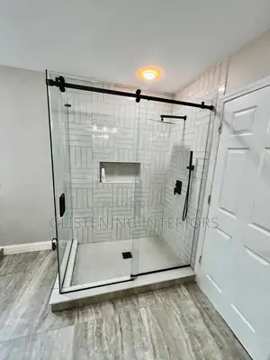 Shower Cubicle L Shape With A 10mm Tempered Plain Glass