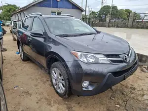 Toyota RAV4 Limited 4dr SUV AWD (2.5L 4cyl 6A) 2015 Gray