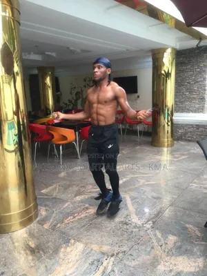 Personal Trainer, Boxing, Kickboxing Coach Fitness Instructor