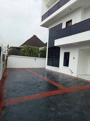 5bdrm Maisonette in Oshorun Heritage, Isheri North for sale
