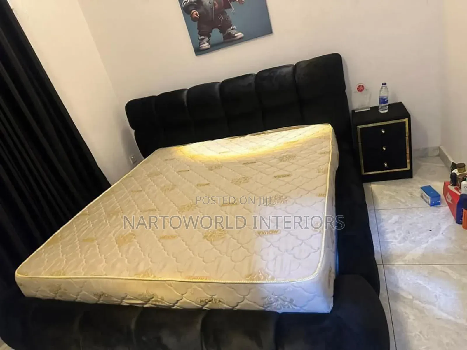 Black 6by6 Bubble Bedframe.