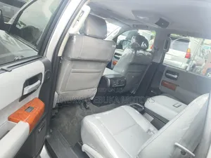 Toyota Sequoia Platinum 4x4 2020 Silver