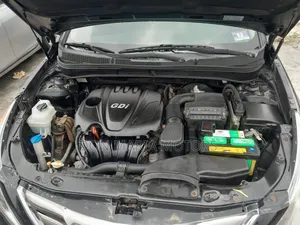 Hyundai Sonata GLS Sedan FWD (2.4L 4cyl 6M) 2012 Black