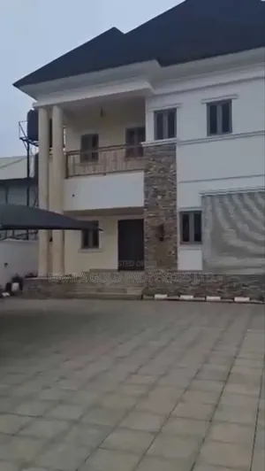 5bdrm Duplex in Benin City for sale