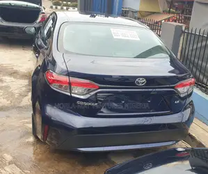 Toyota Corolla LE 2020 Blue